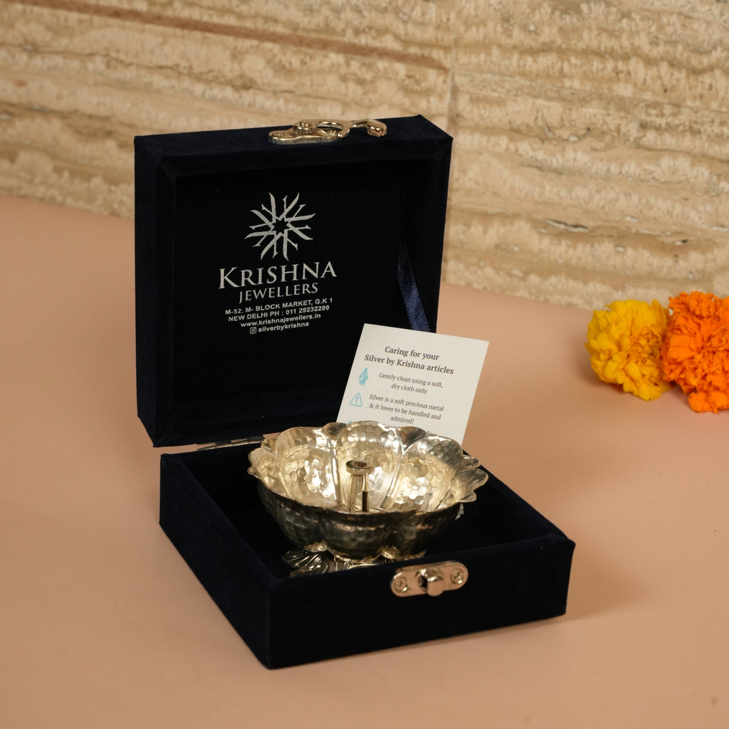 925 Silver Akhand Jyot Diya – Large (Hammered Floral Design, 92g)