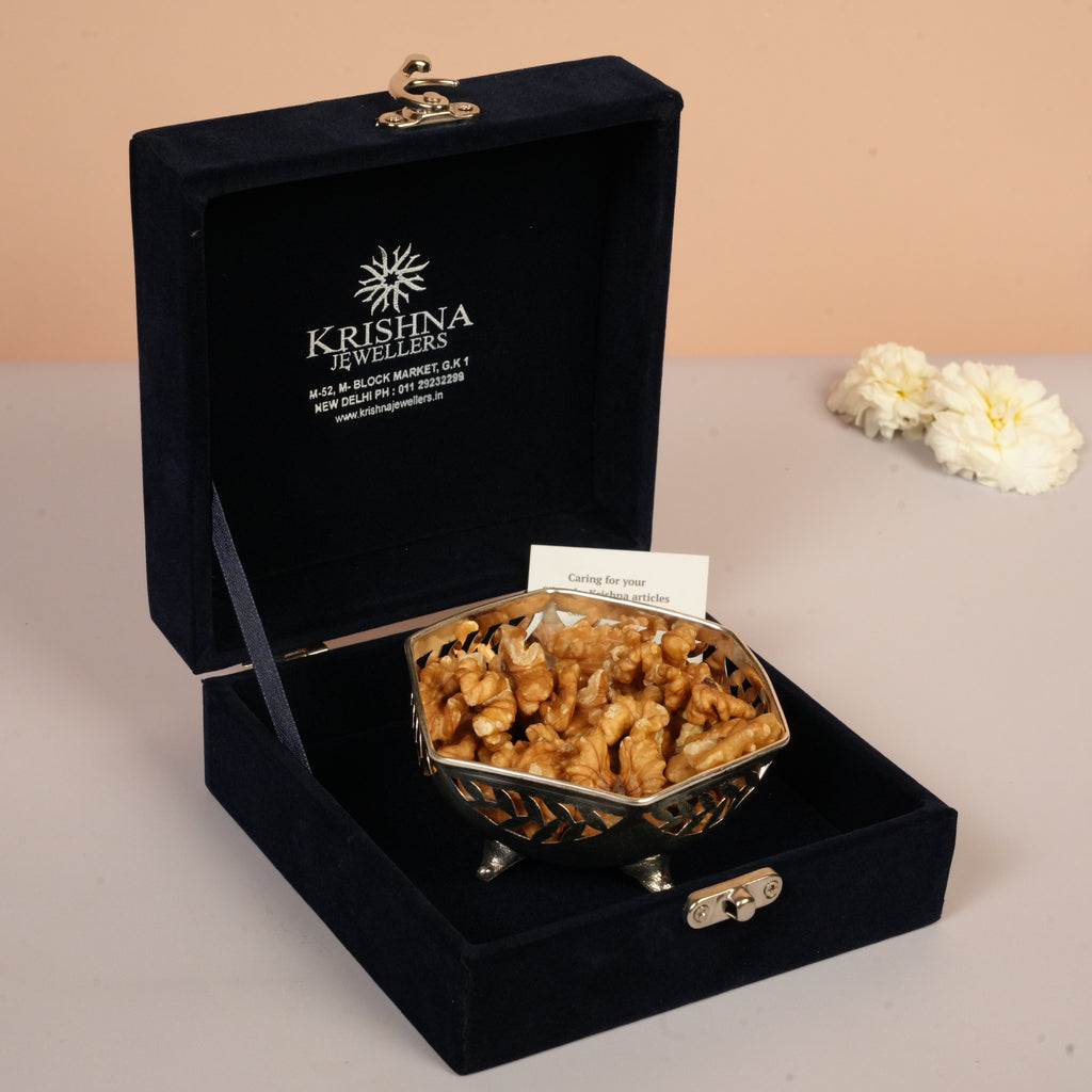 Hexa Cut Bowl with stands