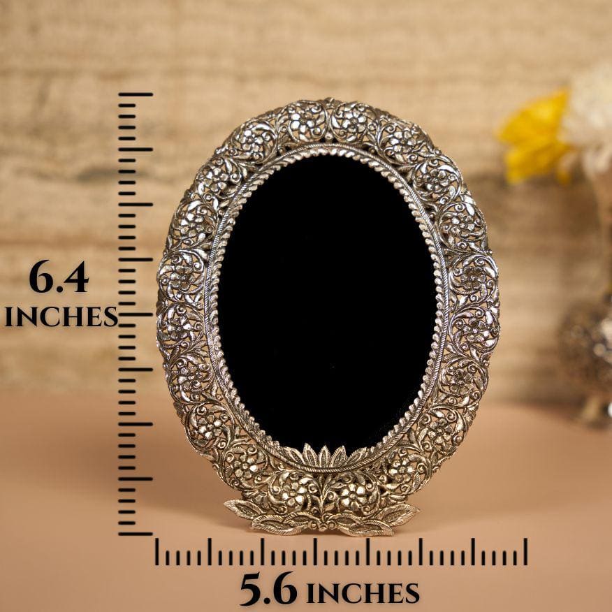 Oval Shape Photo Frame