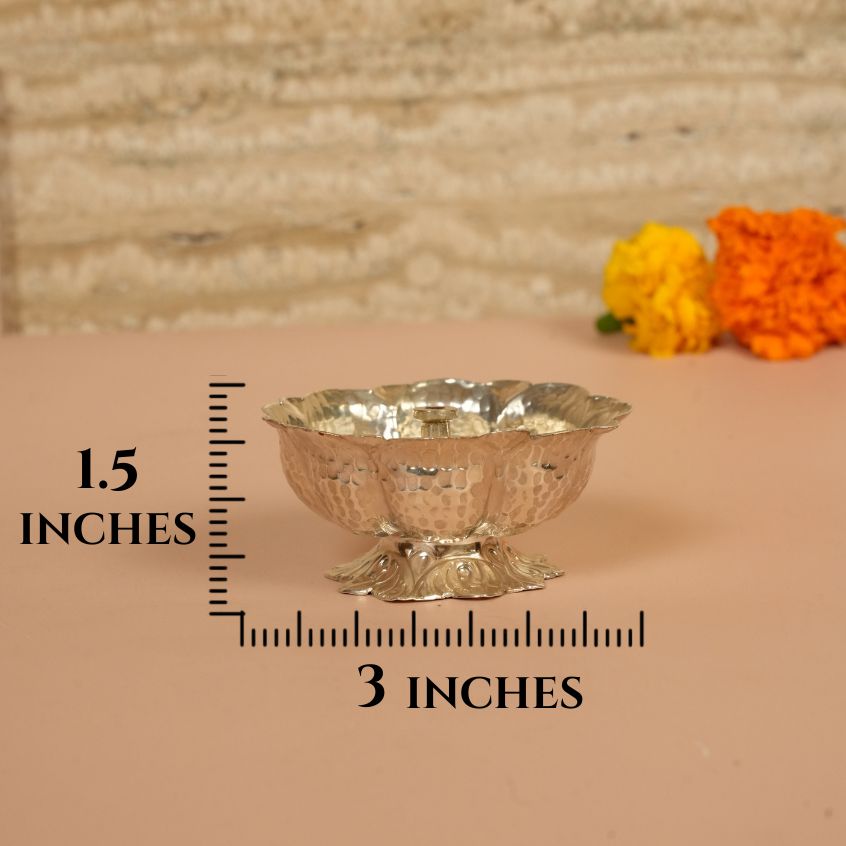 925 Silver Akhand Jyot Diya – Large (Hammered Floral Design, 92g)